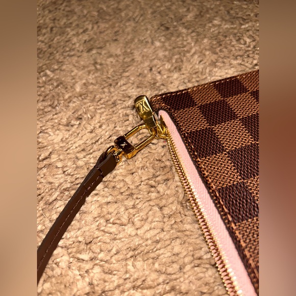 Authentic Louis Vuitton Damier Ebene Neverfull GM Pochette Wristlet - Picture 5 of 7